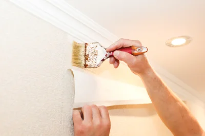 Pose de papier peint à la Frasnée — revêtements muraux et toiles de verre